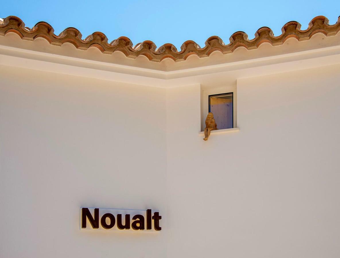 Noualt Hotel Ferreries Buitenkant foto